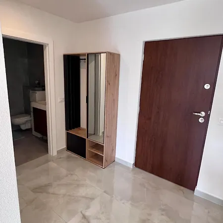 Elmo Apartment *